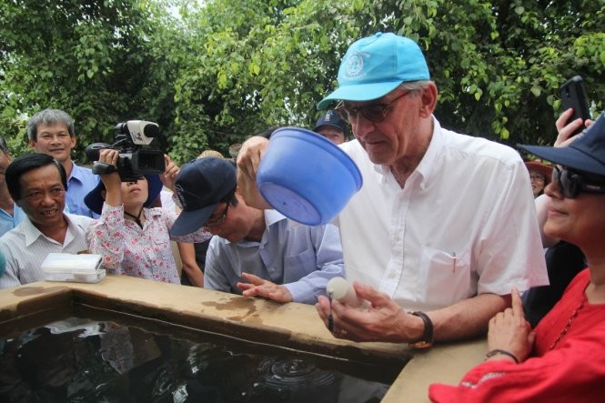 UN Deputy Secretary General inspects drought, saline intrusion in Ben Tre province - ảnh 1